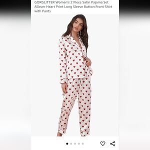 ❣️NWOT 2 piece satin-like heart pajama set ❣️